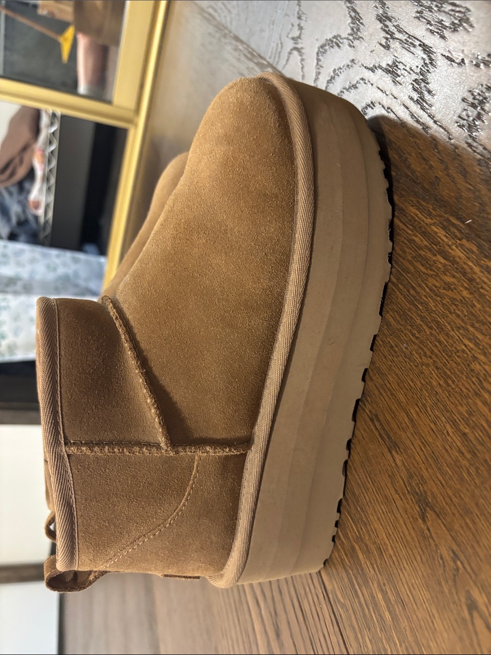 UGG Platform Mini - Size 8 Women - Picture 3 of 5